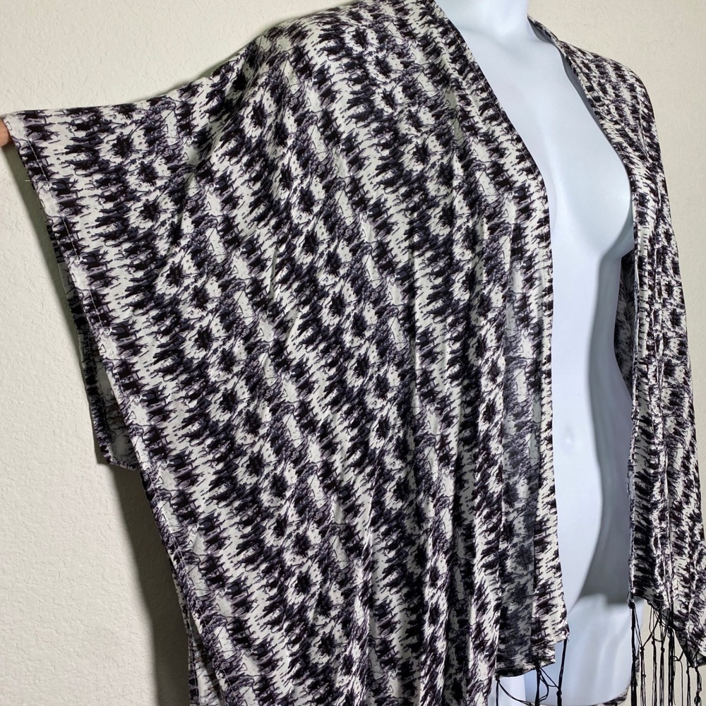 Womens Kimono Cardigan OS Black White Boho Festival Fringe Ikat Open Front Beach